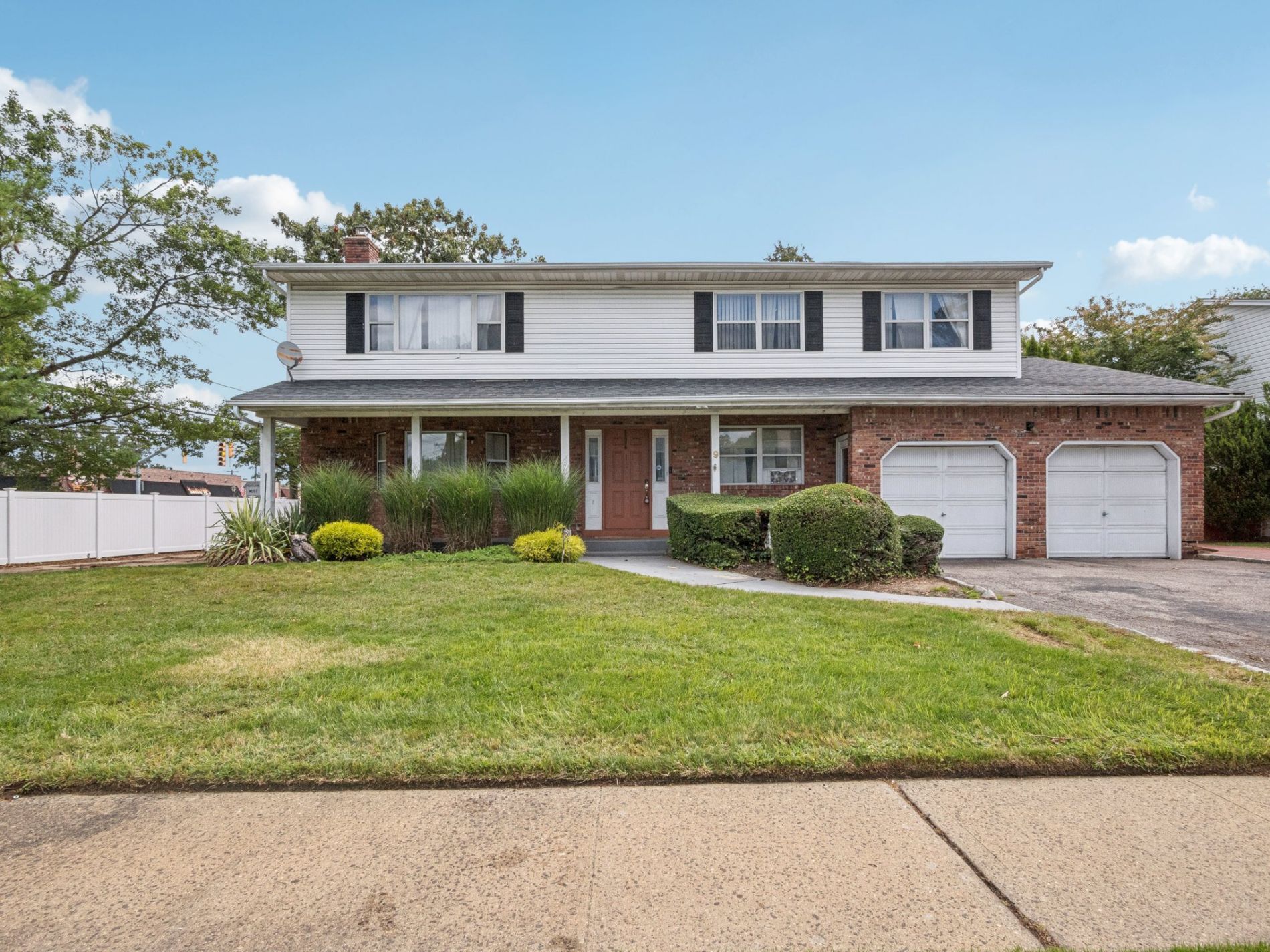 Massapequa Home, NY Real Estate Listing